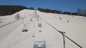 Snow park Paprsek - Lanovka - pohled nahoru - 22.1.2026 v 13:00 Snow park Paprsek - Lanovka - pohled nahoru - 22.1.2026 v 13:00