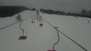 Snow park Paprsek - Lanovka - pohled nahoru - 2.2.2026 v 14:00 Snow park Paprsek - Lanovka - pohled nahoru - 2.2.2026 v 14:00