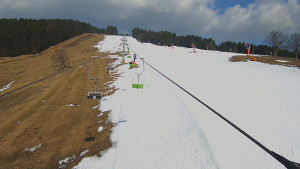 Snow park Paprsek - Lanovka - pohled nahoru - 4.3.2026 v 12:00 Snow park Paprsek - Lanovka - pohled nahoru - 4.3.2026 v 12:00