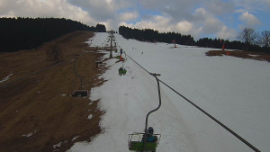 Snow park Paprsek - Lanovka - pohled nahoru - 4.3.2026 v 14:00 Snow park Paprsek - Lanovka - pohled nahoru - 4.3.2026 v 14:00