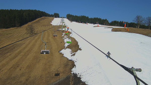 Snow park Paprsek - Lanovka - pohled nahoru - 11.3.2026 v 13:00 Snow park Paprsek - Lanovka - pohled nahoru - 11.3.2026 v 13:00