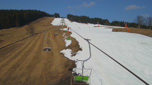 Snow park Paprsek - Lanovka - pohled nahoru - 11.3.2026 v 14:00 Snow park Paprsek - Lanovka - pohled nahoru - 11.3.2026 v 14:00