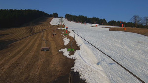 Snow park Paprsek - Lanovka - pohled nahoru - 11.3.2026 v 16:00 Snow park Paprsek - Lanovka - pohled nahoru - 11.3.2026 v 16:00