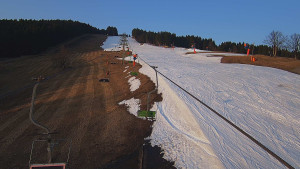 Snow park Paprsek - Lanovka - pohled nahoru - 11.3.2026 v 17:00 Snow park Paprsek - Lanovka - pohled nahoru - 11.3.2026 v 17:00