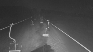 Snow park Paprsek - Lanovka - pohled nahoru - 11.3.2026 v 23:00 Snow park Paprsek - Lanovka - pohled nahoru - 11.3.2026 v 23:00