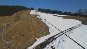 Snow park Paprsek - Lanovka - pohled nahoru - 18.3.2026 v 11:00 Snow park Paprsek - Lanovka - pohled nahoru - 18.3.2026 v 11:00