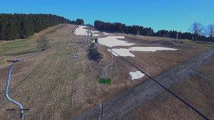Snow park Paprsek - Lanovka - pohled nahoru - 9.4.2026 v 09:00 Snow park Paprsek - Lanovka - pohled nahoru - 9.4.2026 v 09:00