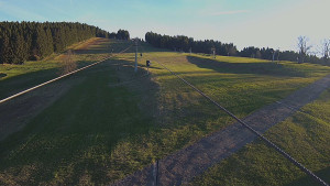 Snow park Paprsek - Lanovka - pohled nahoru - 3.5.2026 v 07:00 Snow park Paprsek - Lanovka - pohled nahoru - 3.5.2026 v 07:00