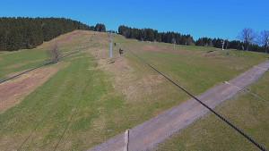 Snow park Paprsek - Lanovka - pohled nahoru - 3.5.2026 v 11:00 Snow park Paprsek - Lanovka - pohled nahoru - 3.5.2026 v 11:00