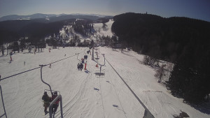 Snow park Paprsek - Lanovka - pohled dolů - 1.3.2023 v 11:16