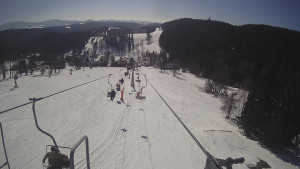 Snow park Paprsek - Lanovka - pohled dolů - 1.3.2023 v 12:06