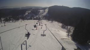 Snow park Paprsek - Lanovka - pohled dolů - 1.3.2023 v 14:03