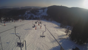 Snow park Paprsek - Lanovka - pohled dolů - 1.3.2023 v 16:03