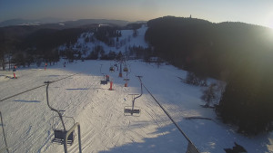 Snow park Paprsek - Lanovka - pohled dolů - 1.3.2023 v 16:28