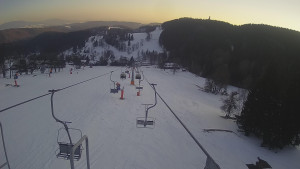 Snow park Paprsek - Lanovka - pohled dolů - 1.3.2023 v 16:53