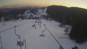 Snow park Paprsek - Lanovka - pohled dolů - 1.3.2023 v 17:08