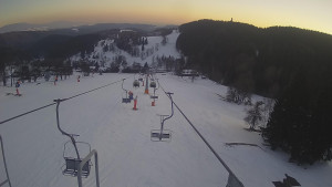 Snow park Paprsek - Lanovka - pohled dolů - 1.3.2023 v 17:13