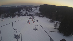 Snow park Paprsek - Lanovka - pohled dolů - 1.3.2023 v 17:33