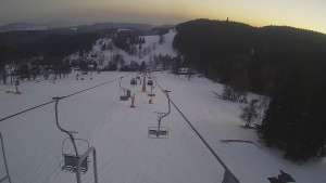 Snow park Paprsek - Lanovka - pohled dolů - 1.3.2023 v 17:43