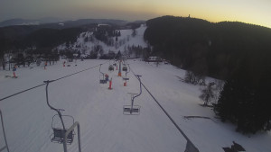 Snow park Paprsek - Lanovka - pohled dolů - 1.3.2023 v 17:48