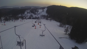 Snow park Paprsek - Lanovka - pohled dolů - 1.3.2023 v 17:53