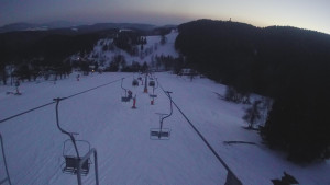 Snow park Paprsek - Lanovka - pohled dolů - 1.3.2023 v 18:08
