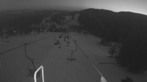 Snow park Paprsek - Lanovka - pohled dolů - 1.3.2023 v 18:18