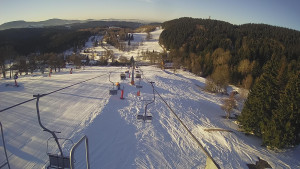 Snow park Paprsek - Lanovka - pohled dolů - 2.3.2023 v 07:23