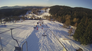 Snow park Paprsek - Lanovka - pohled dolů - 2.3.2023 v 07:28