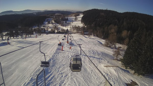 Snow park Paprsek - Lanovka - pohled dolů - 2.3.2023 v 08:03