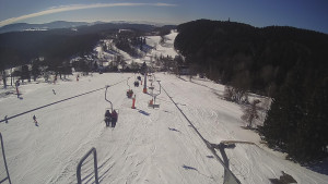 Snow park Paprsek - Lanovka - pohled dolů - 2.3.2023 v 10:03