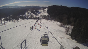 Snow park Paprsek - Lanovka - pohled dolů - 2.3.2023 v 10:08