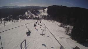 Snow park Paprsek - Lanovka - pohled dolů - 2.3.2023 v 10:53