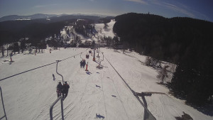 Snow park Paprsek - Lanovka - pohled dolů - 2.3.2023 v 11:13