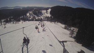 Snow park Paprsek - Lanovka - pohled dolů - 2.3.2023 v 11:18