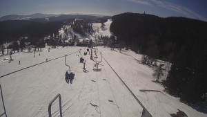 Snow park Paprsek - Lanovka - pohled dolů - 2.3.2023 v 11:23