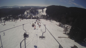 Snow park Paprsek - Lanovka - pohled dolů - 2.3.2023 v 11:53