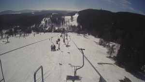 Snow park Paprsek - Lanovka - pohled dolů - 2.3.2023 v 12:03
