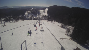 Snow park Paprsek - Lanovka - pohled dolů - 2.3.2023 v 12:13