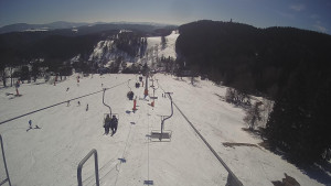 Snow park Paprsek - Lanovka - pohled dolů - 2.3.2023 v 12:38