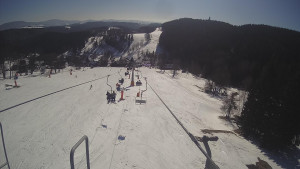 Snow park Paprsek - Lanovka - pohled dolů - 2.3.2023 v 13:23