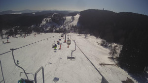 Snow park Paprsek - Lanovka - pohled dolů - 2.3.2023 v 13:28
