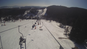 Snow park Paprsek - Lanovka - pohled dolů - 2.3.2023 v 13:48
