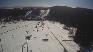 Snow park Paprsek - Lanovka - pohled dolů - 2.3.2023 v 13:58