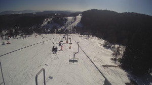 Snow park Paprsek - Lanovka - pohled dolů - 2.3.2023 v 14:03