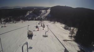 Snow park Paprsek - Lanovka - pohled dolů - 2.3.2023 v 14:08