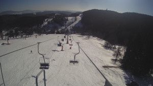 Snow park Paprsek - Lanovka - pohled dolů - 2.3.2023 v 14:28