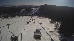 Snow park Paprsek - Lanovka - pohled dolů - 2.3.2023 v 14:43