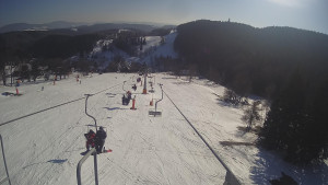 Snow park Paprsek - Lanovka - pohled dolů - 2.3.2023 v 15:03
