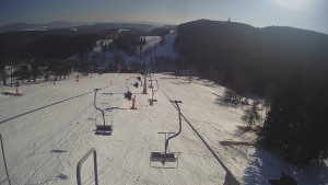 Snow park Paprsek - Lanovka - pohled dolů - 2.3.2023 v 15:13